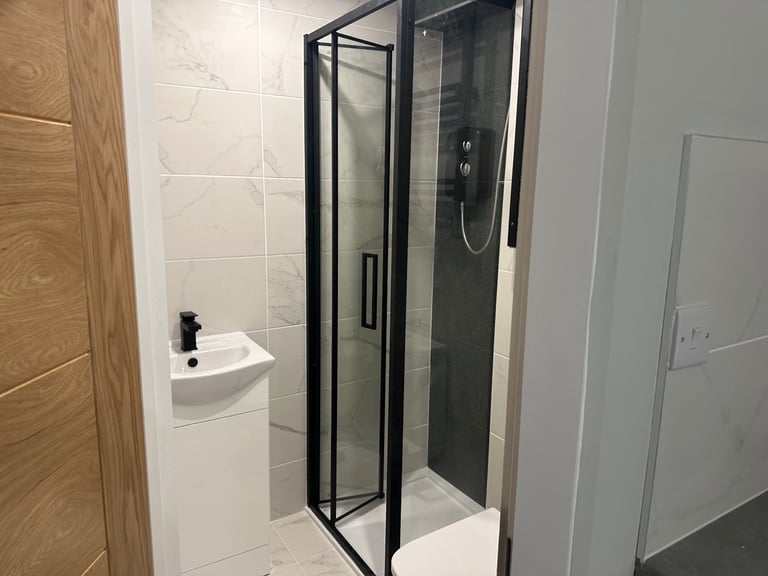 A one bedroom Studio is available to rent in Greenford UB6