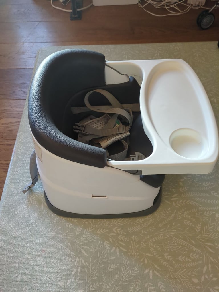 Ingenuity seat for infant feeding