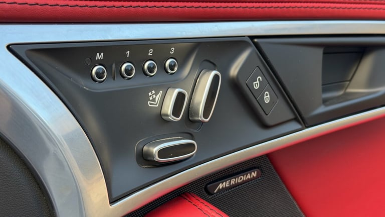 2018 Jaguar F-TYPE 5.0 Supercharged V8 R 2dr Auto AWD Petrol