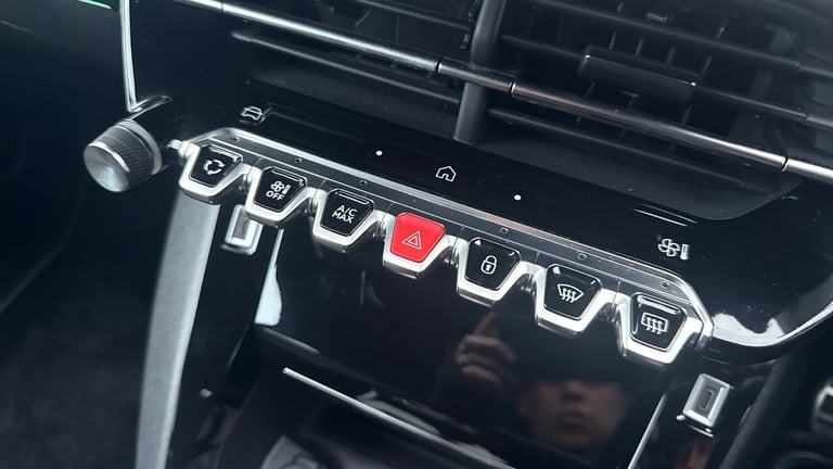 2024 Peugeot 2008 1.2 HYBRID GT SUV 5dr Petrol Hybrid e-DSC6 Euro 6 (s/s) (136 ps) SUV Hybrid Aut...