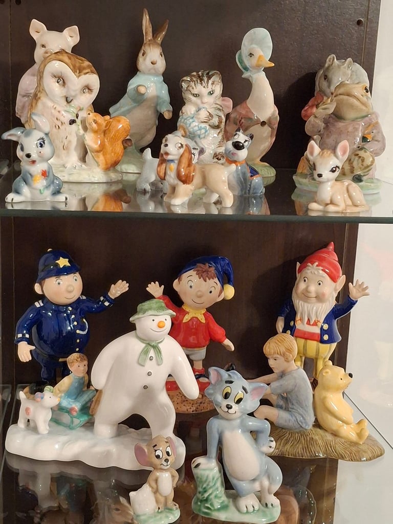 image for A REALLY BEAUTIFUL SELECTION OF FIGURINES SOME QUITE RARE ALL IN IMMACULATE CONDITION 