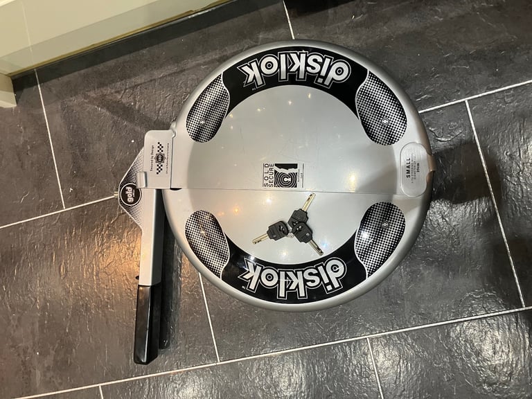 Disklok  Steering Wheel Lock - Small - with 3 x keys in original box