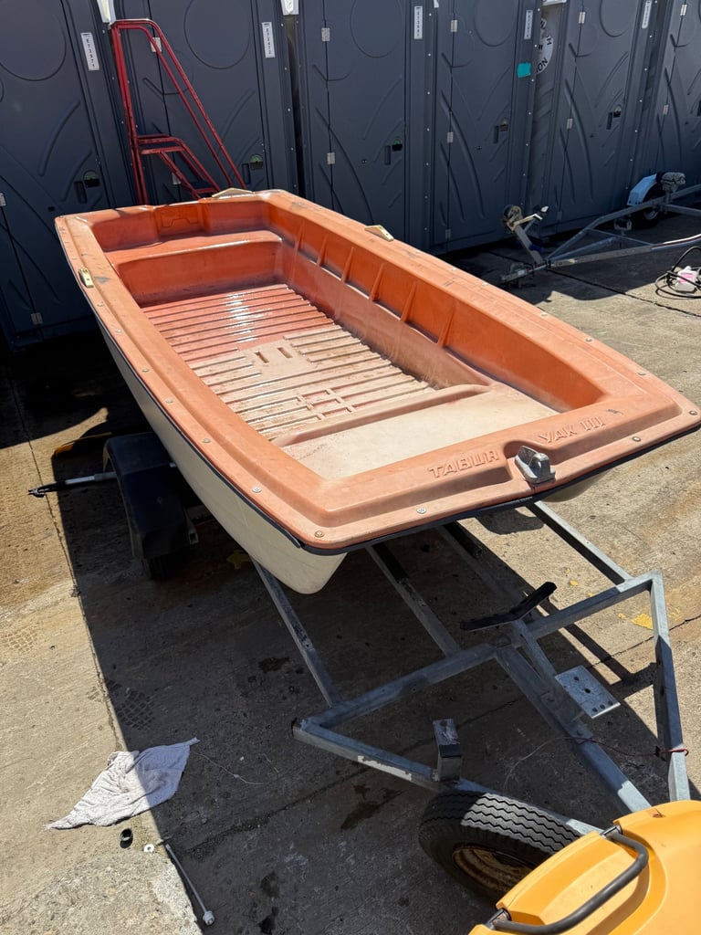 Tabur Yak 111 boat and trailer 