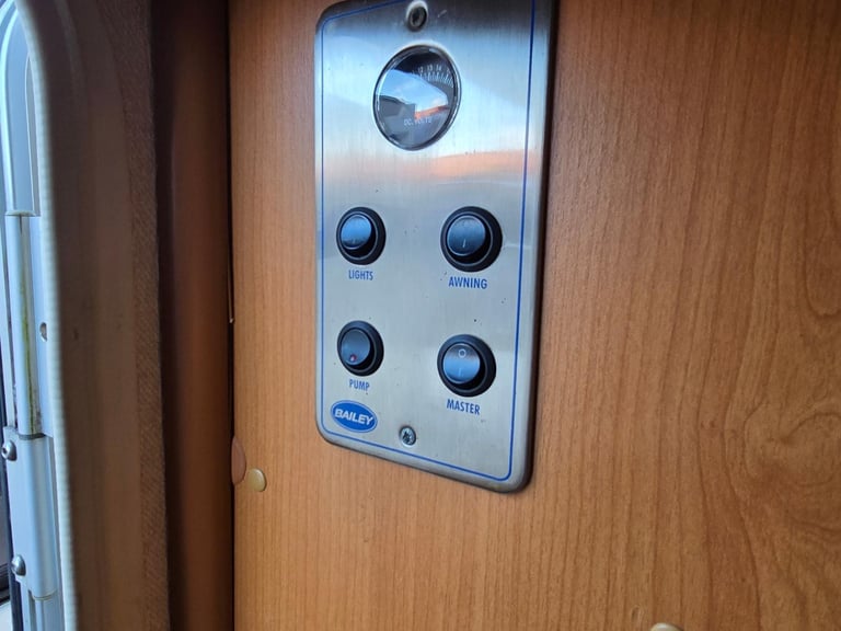NOW SOLD 2007 Bailey Ranger 550 6 Berth Fixed Rear Bunks Caravan, Motor Mover