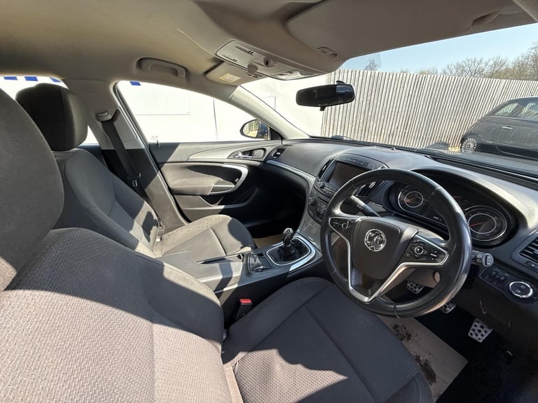 2013 Vauxhall Insignia 1.8i VVT Design Nav 5dr HATCHBACK PETROL Manual