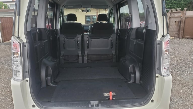 Honda stepwagon spada 2.0 automatic 8 seater fresh japanese import 46k 2010