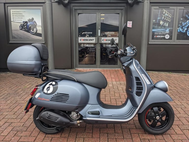 PIAGGIO VESPA GTV 300 SEI GIORNI 2023 - 1 OWNER - MATCHING TOPBOX - NEW RR TYRE