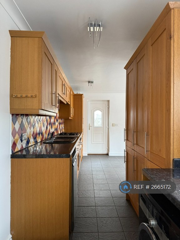 3 bedroom house in Grove Road, Pontardawe, Swansea, SA8 (3 bed) (#2665172)