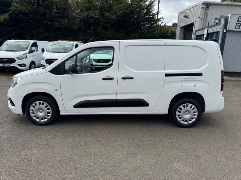 2021 Vauxhall Combo 1.5 Turbo D 2300 Sportive Panel Van 6dr Diesel Manual L2 H1 Euro 6 (100 ps) P...