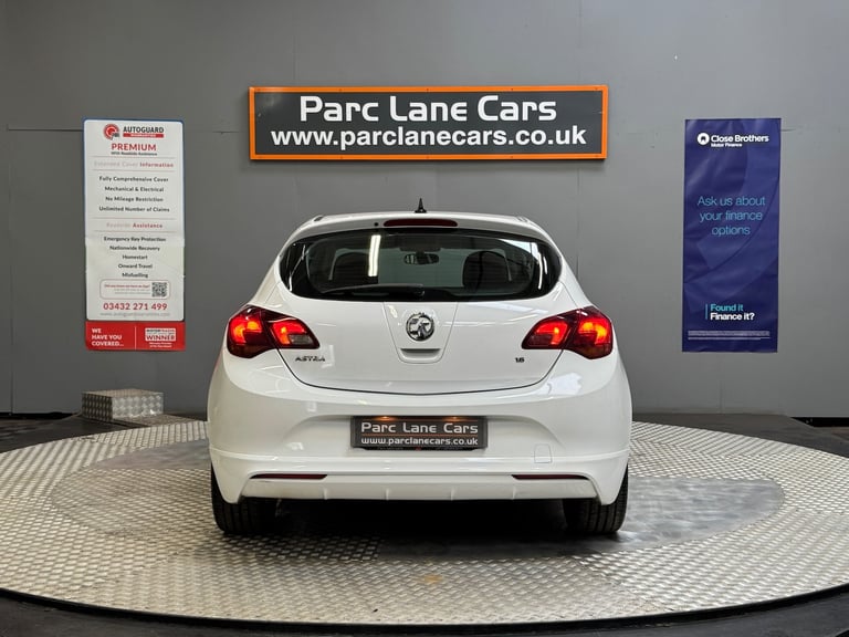 2015 Vauxhall Astra 1.6i 16V Tech Line GT 5dr ** ONLY 65000 MILES ** Petrol
