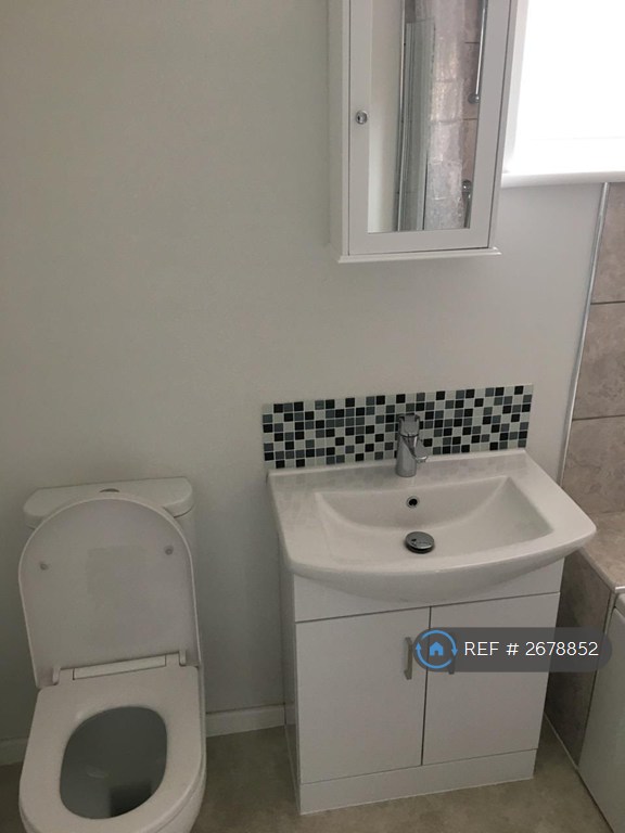 6 bedroom house in Battery Hill, Winchester, SO22 (6 bed) (#2678852)