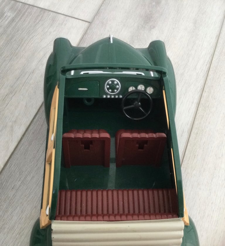Sylvanian Families Green Morris Minor family car toy other Sylvanians available 