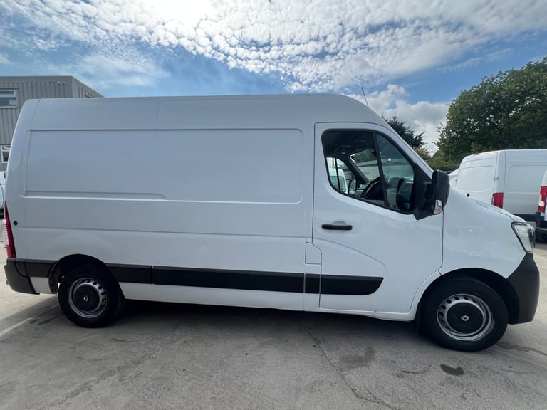 2020 Renault Master MM35dCi 135 Business Medium Roof Van PANEL VAN Diesel Manual