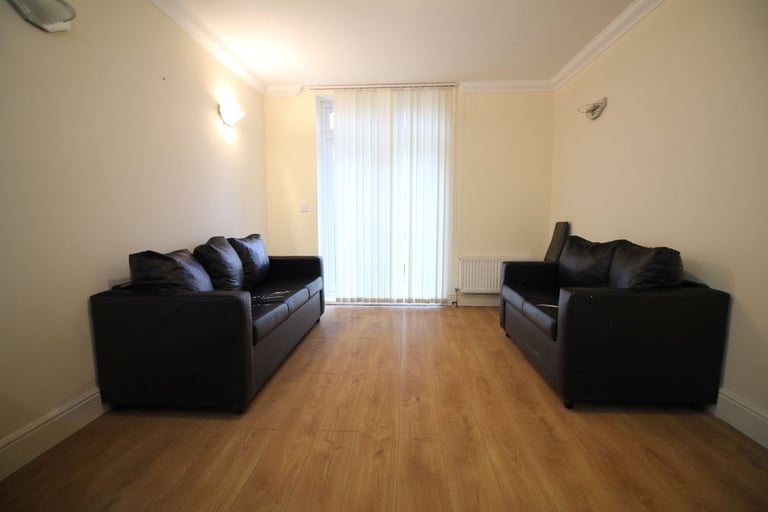 STUNNING ONE BEDROOM FIRST FLOOR APARTMENT WITH PARKING- HEATHROW HATTON CROSS FELTHAM HOUNSLOW