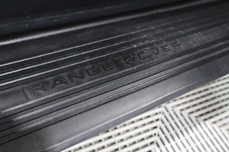 LAND ROVER RANGE ROVER SPORT 3.0 D300 MHEV HSE Silver Auto 4WD Euro 6 (s/s) 5dr