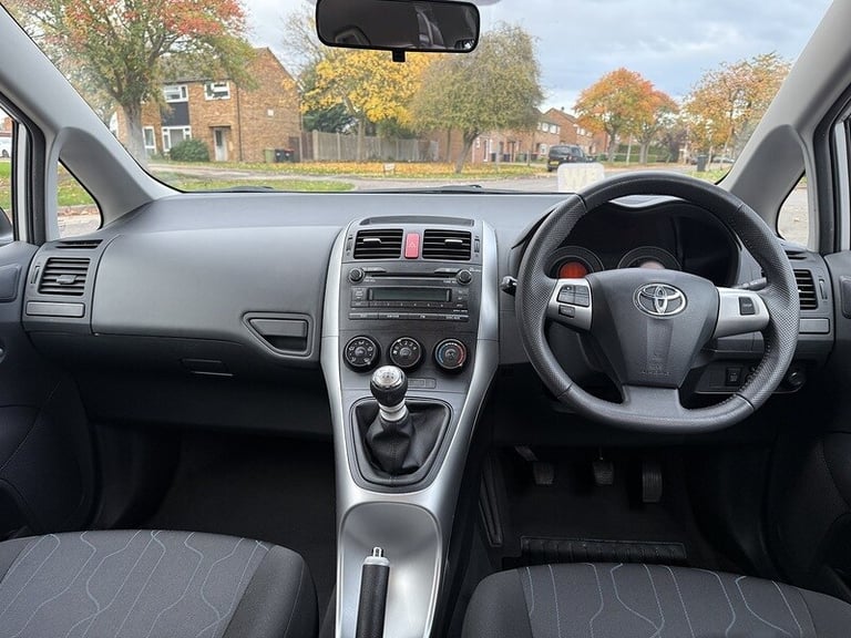 2010 Toyota Auris VVT-i T2 Hatchback Petrol Manual