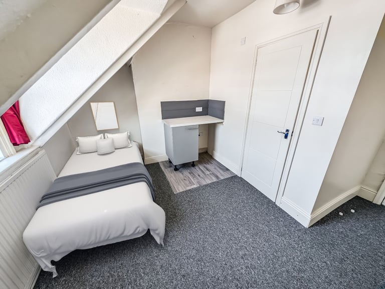 Shared House - DSS Only - All Ensuites. 5 mins to the high street