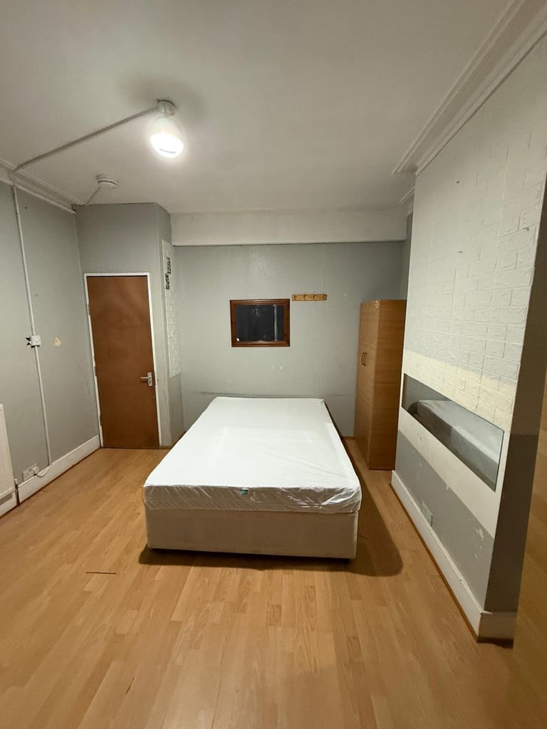 image for 🌿Double Room Available – East Ham, Lawrence Road📍