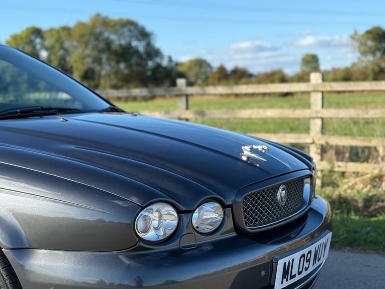 JAGUAR X-TYPE 2.2d SE 2009 4dr Auto Grey | Full Service History | MOT June 2026