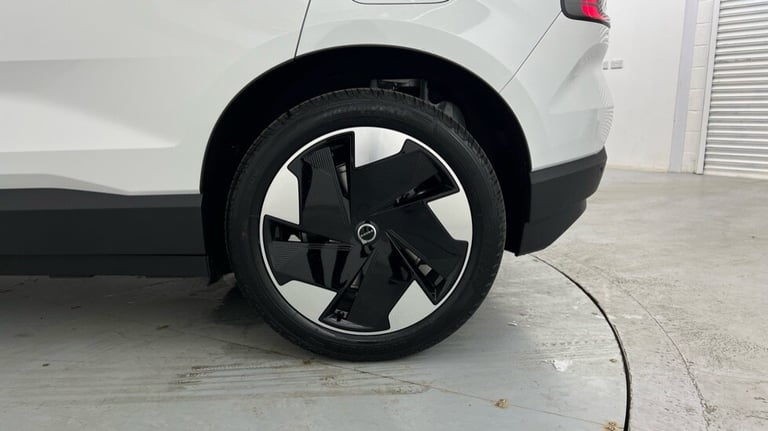 2025 Volvo EX30 Plus, Single Motor Extended Range, Electric Estate Electric Automatic