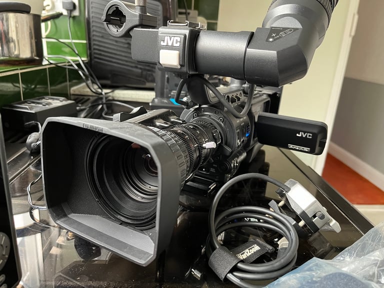 VIDEO CAMERA: JVC GY-HD101 WITH ACCESSORIES