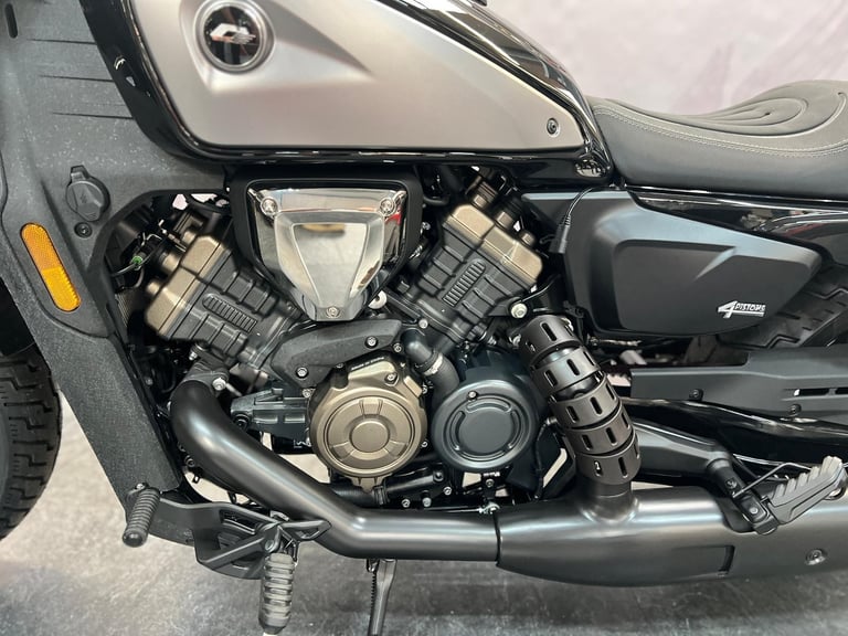 QJ MOTOR SRV 600V 2026 V4 CYLINDER CUSTOM TOP SPEC AND ONLY £5699