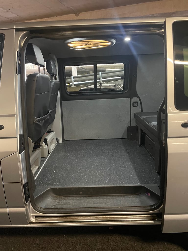 VW TRANSPORTER T5 CONVERTED VAN ROCK N ROLL BED ETC