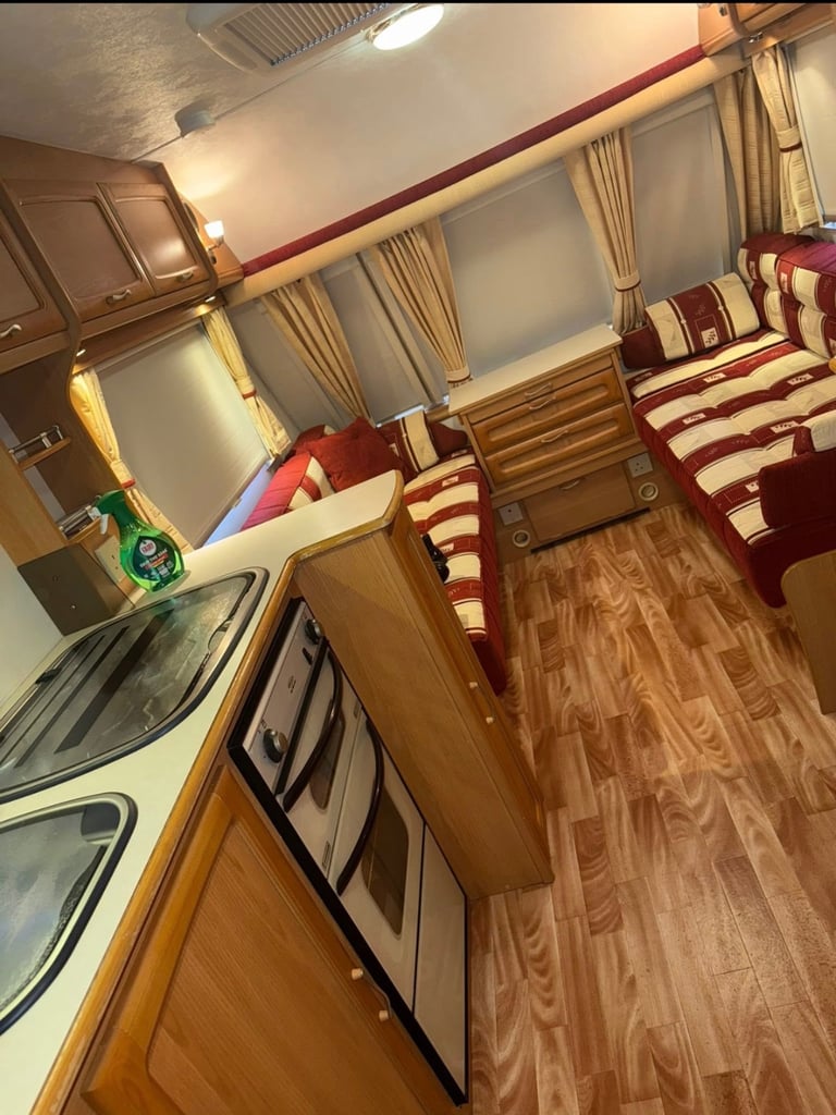 STUNNING 6 BERTH FAMILY CARAVAN - 2006 Compass Corona Rambler