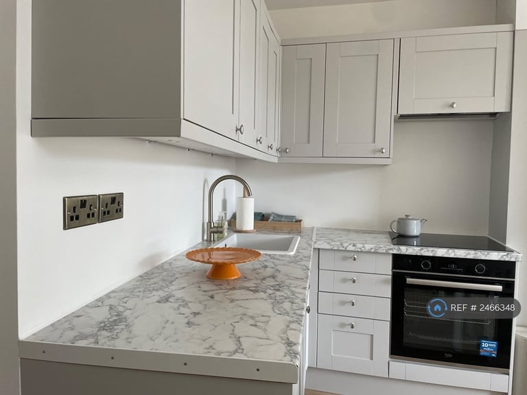 4 bedroom house in Edward Street, Dunstable, LU6 (4 bed) (#2466348)