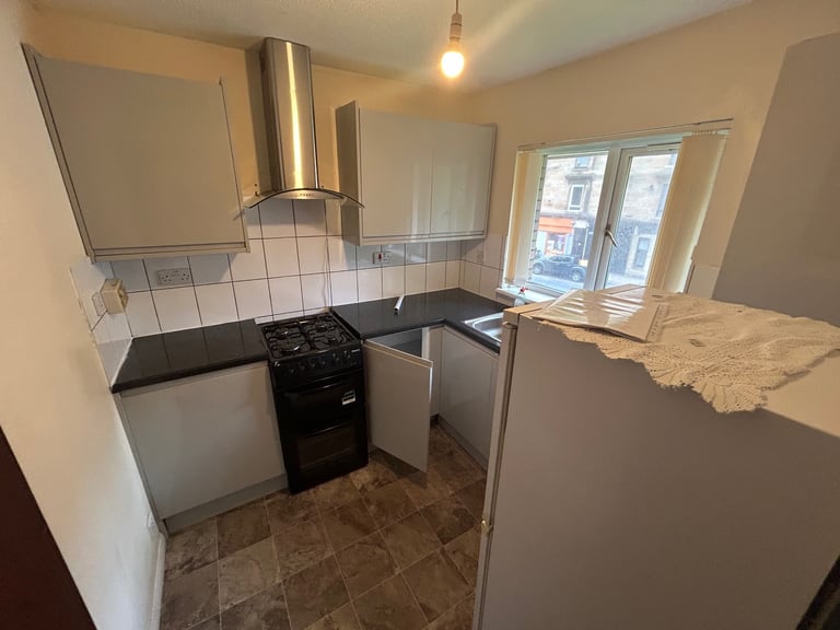 2 bedroom first floor flat to let available from 10-11-25 