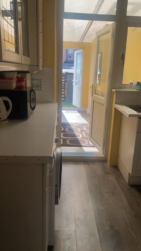 SIMPLE BIG DOUBLE Room (AVAILABLE NOW) in REDBRIDGE, IG1 3SS for £692pcm.. ALL BILLS INCLUDED