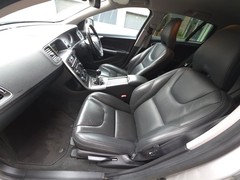 Volvo, V60, Estate, 2013, Manual, 1560 (cc), 5 doors