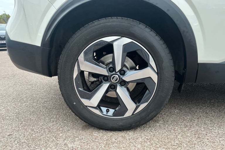 2022 Nissan Qashqai 1.3 DiG-T MH N-Connecta 5dr Hatchback Petrol Manual