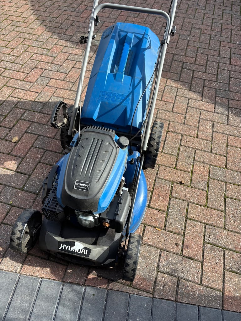 Hyundai HYM510SP Self - Propelled Petrol Lawnmower