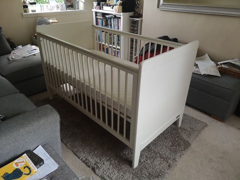 Mamas and Papas Coastline cot and junior bed