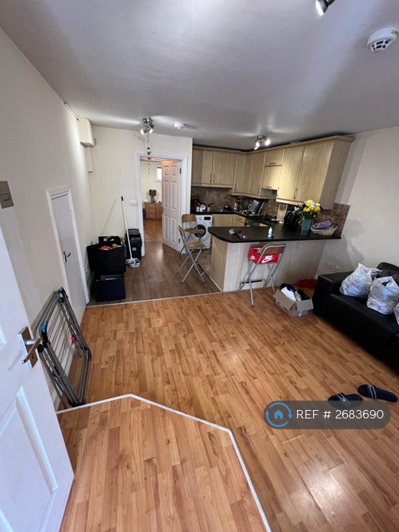 image for 1 bedroom flat in Eastcote Lane, Harrow, HA2 (1 bed) (#2683690)