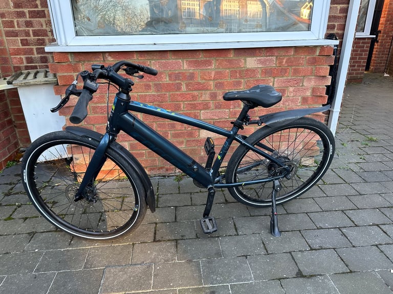 2 X Carrera impel im 2.1 Electric Hybrid Bike Quick Sale M Frame AS BRAND NEW 2 KEYS & CHARGER