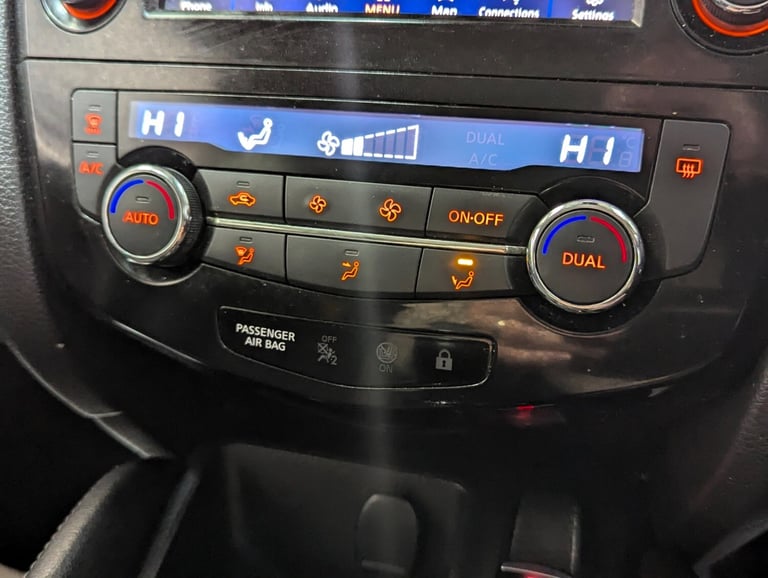 2020 Nissan Qashqai 1.3 DiG-T 160 Acenta Premium 5dr**ONE OWNER FROM NEW**
