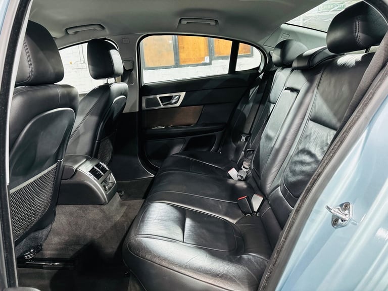 2013 Jaguar XF 3.0d V6 Luxury 4dr Auto [Start Stop] SALOON DIESEL Automatic