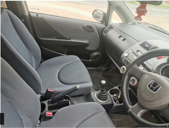 HONDA JAZZ S(2005)1.2 - Image 5