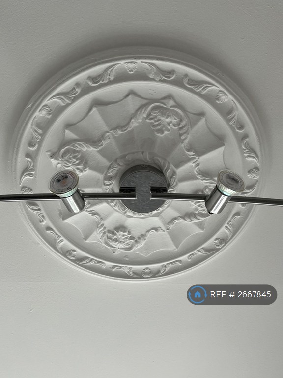 1 bedroom in High Street, Hanham, Bristol, BS15 (#2667845)