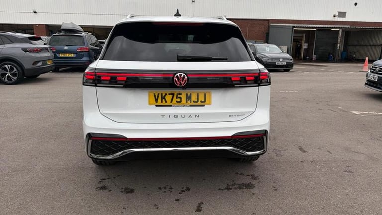 2025 Volkswagen Tiguan 1.5 TSI eHybrid R-Line 5dr DSG ESTATE PETROL/ELECTRIC Automatic