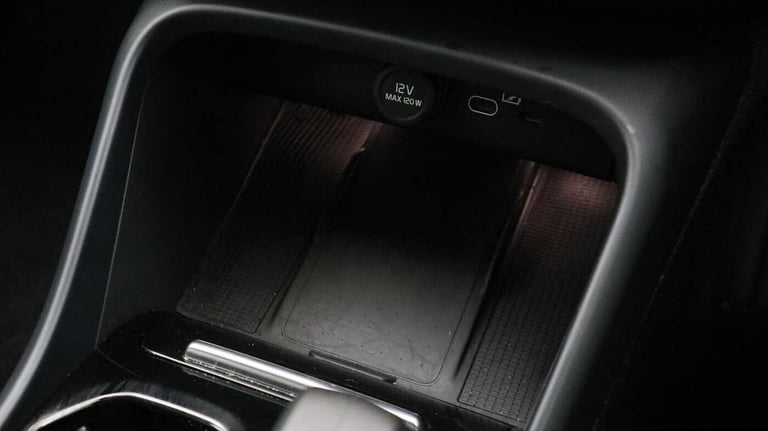 2024 Volvo XC40 Plus, B3 Mild hybrid, Petrol, Dark ESTATE Petrol/Electric Hybrid Automatic