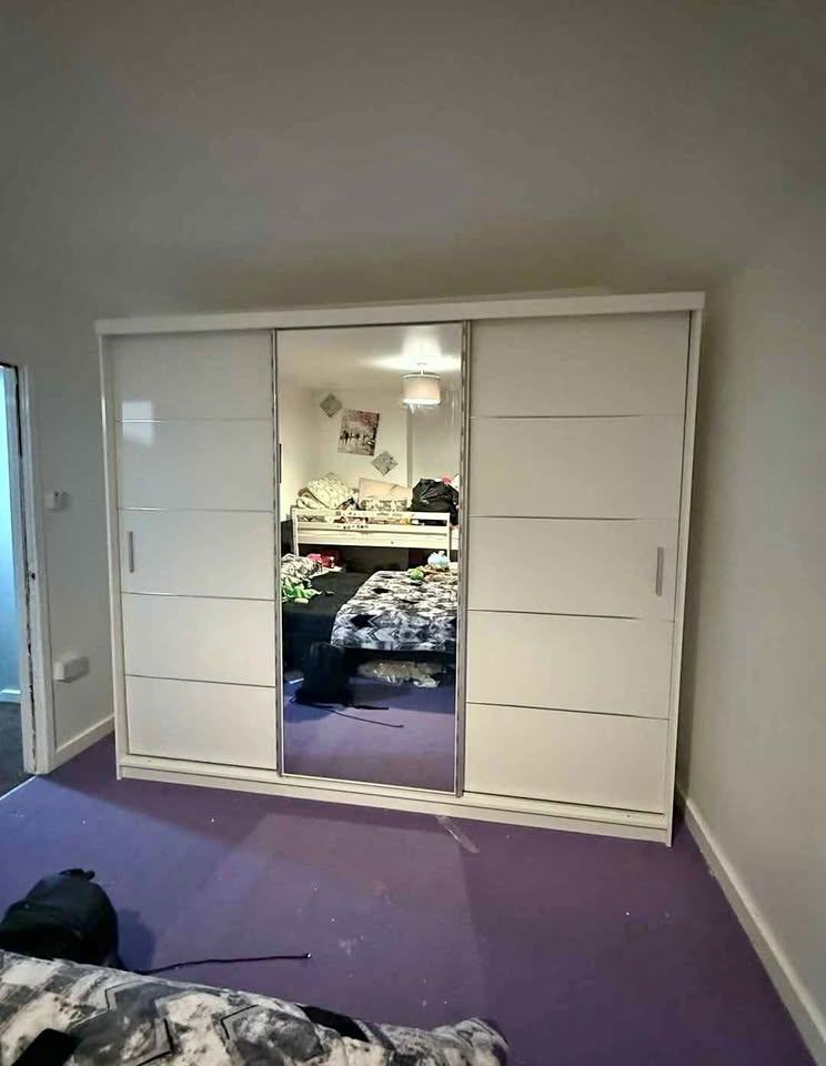 ♥️Beautiful 2,3 door sliding wardrobe with Plenty of pace for hanging and shelves.♥️🥳 cash on deliv