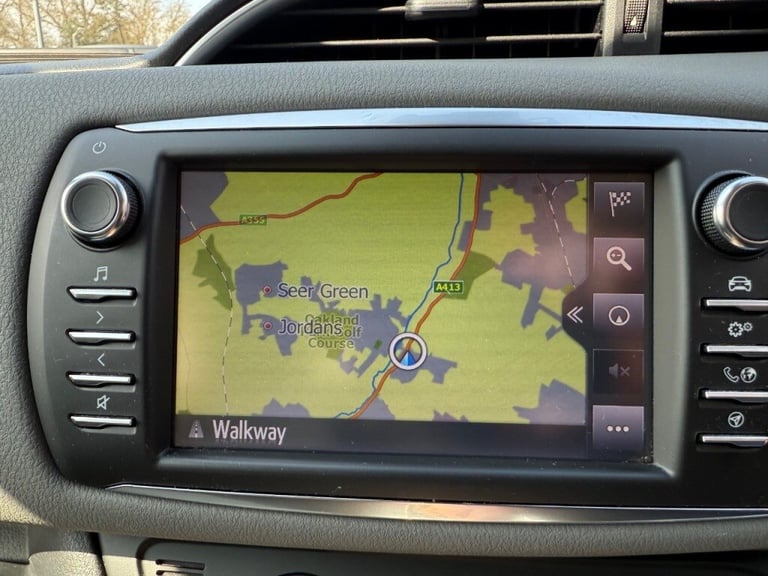 Toyota Yaris 1.5 Hybrid Icon Tech 5dr CVT -NAV - PARKING SENSORS - REAR CAMERA