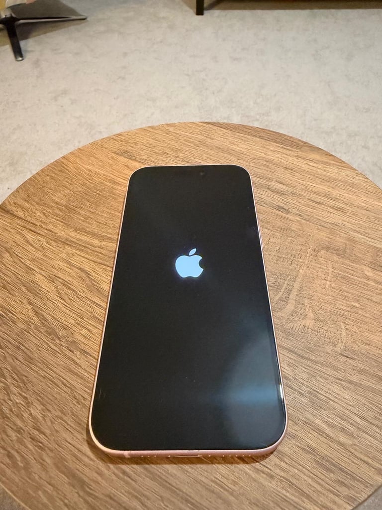 iPhone 15 pink 128GB