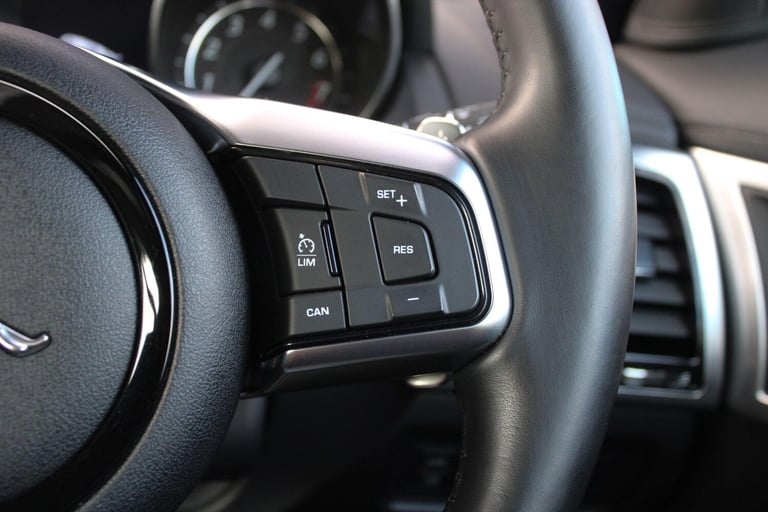  Jaguar F-Type 3.0 V6 R-Dynamic Auto Euro 6 (s/s) 2dr Petrol Automatic