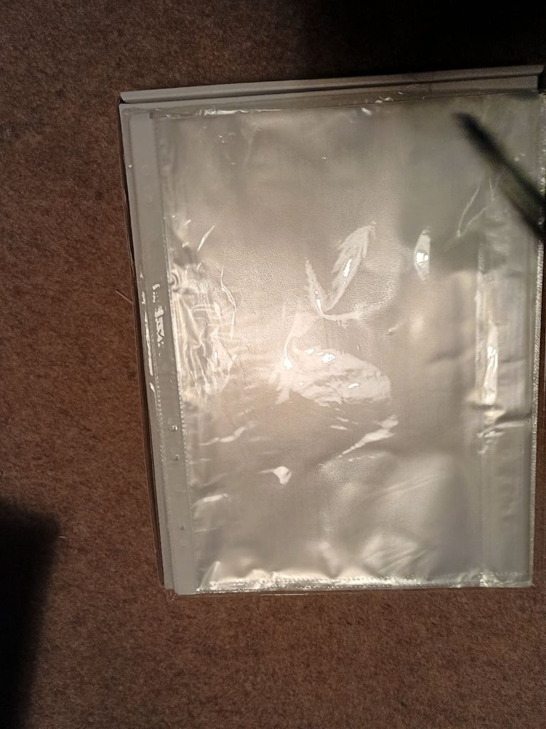 1000 Plastic Wallets (Sealed Packs of 100)