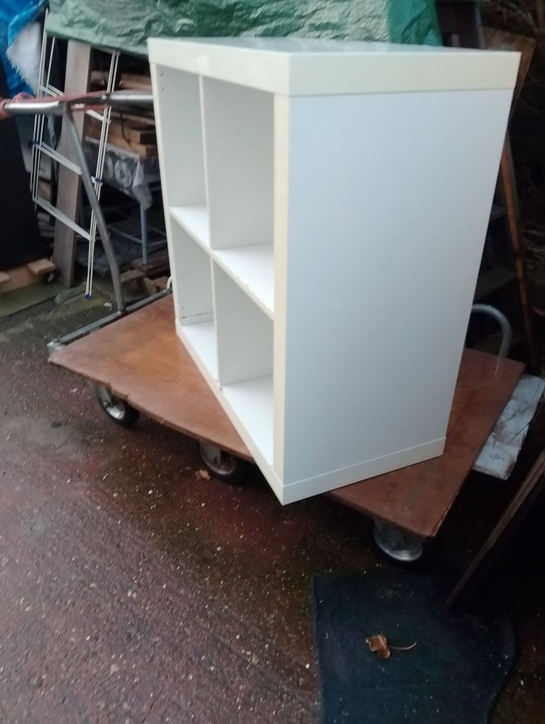 'Ikea Kallax ' storage unit in very good condition allround spotlessly clean 