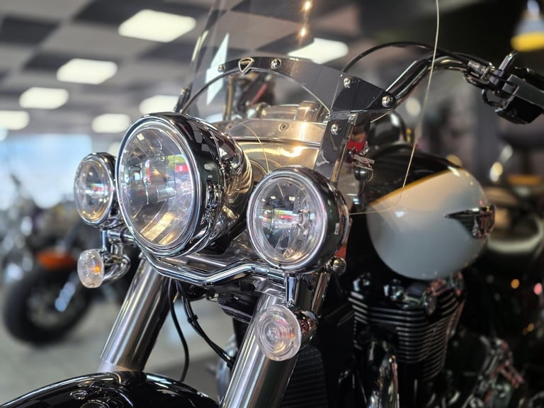 2016 TRIUMPH THUNDERBIRD 1700CC LT 15,000 MILE'S 